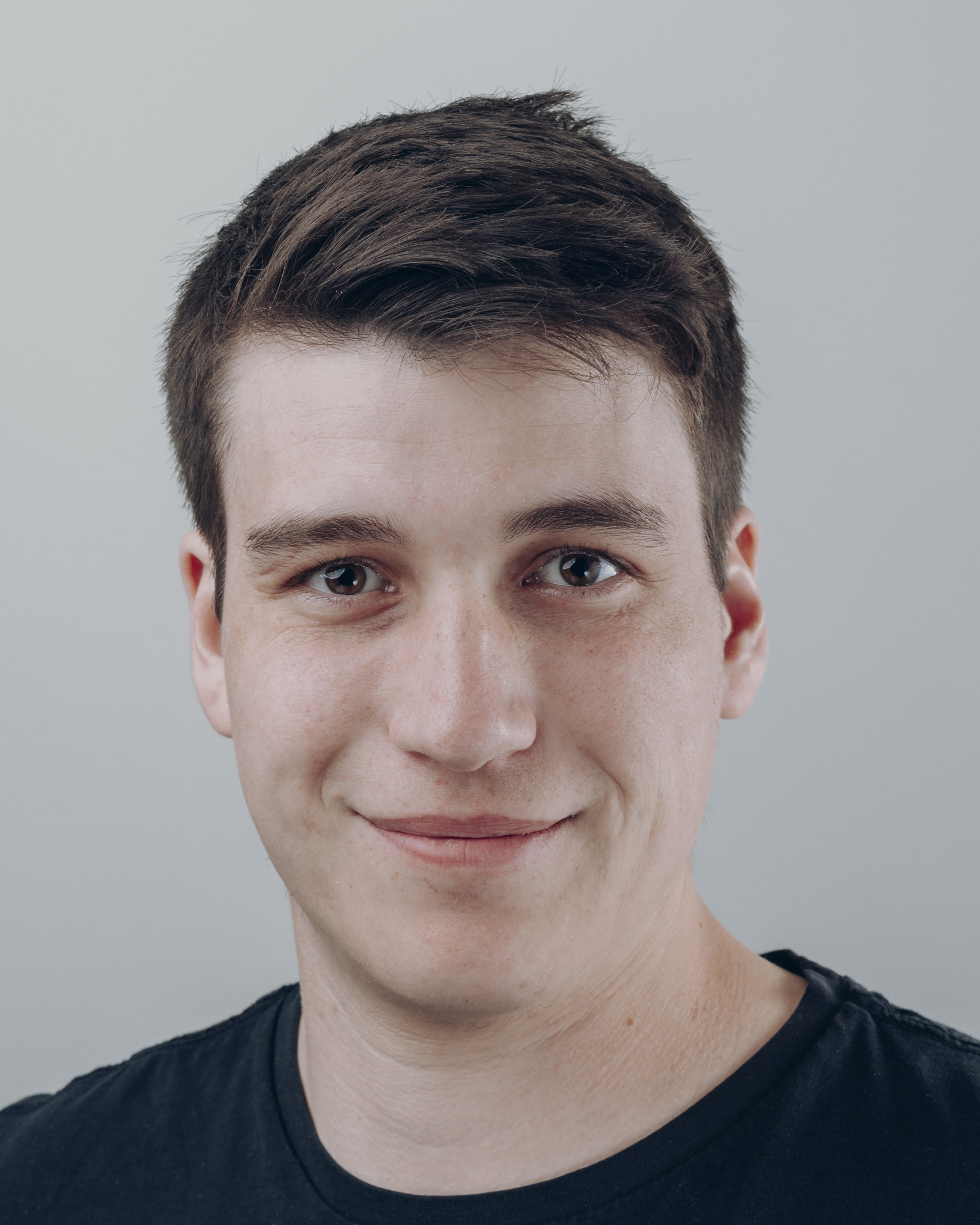 Porträtfoto von Tobias Brey.