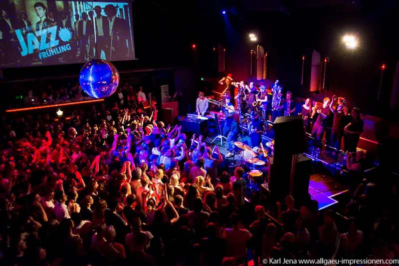 Vogelperspektive auf ein Konzert