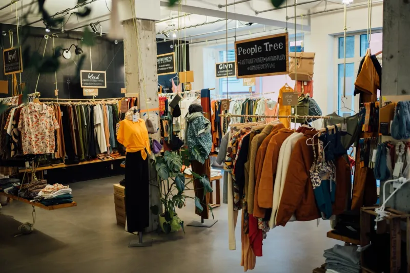 Im Allgäu Fair Fashion Store in der Zwingerstraße gibt es nachhaltige Kleidung und faire Beratung