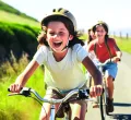 Radfahrende Kinder