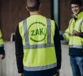 3 Männer in ZAK-Sicherheitswesten