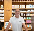 Dietmar Wolz in der Bahnhofsapotheke