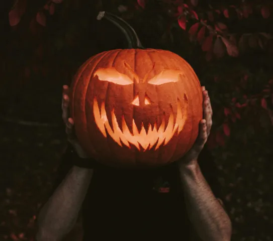 Gruseliger Halloween-Kürbis
